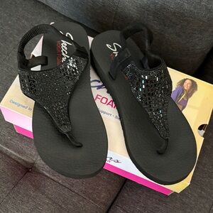 Brand new Skechers Women's Black Sparkle Sandals